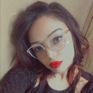 Meet your Posher, Mercy